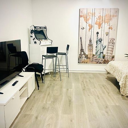 Luxury Carihuela Beach Torremolinos Bagian luar foto