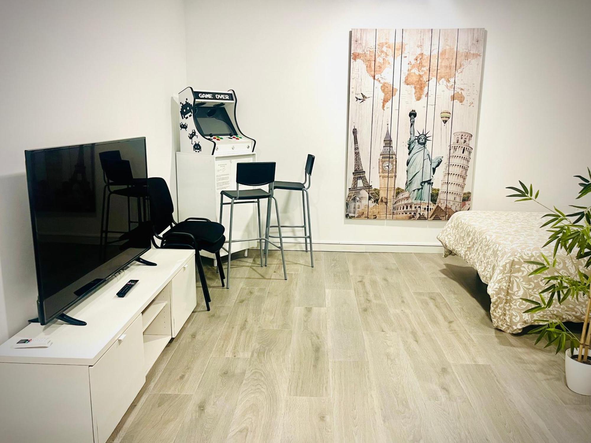 Luxury Carihuela Beach Torremolinos Bagian luar foto